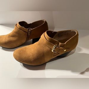 American Eagle Faux Suede Ankle Booties Cognac Size 9 preowned